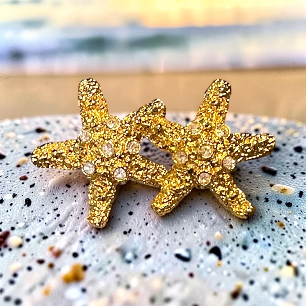 Gold Starfish Stud Earrings Rhinestone Textured Sea Star Beach Jewelry